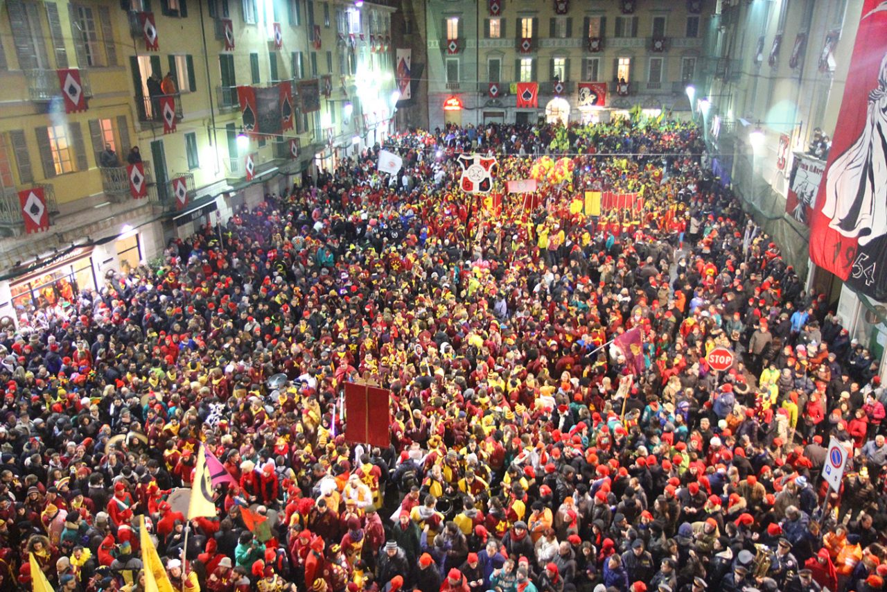 Storico Carnevale di Ivrea, contributo di solidarietà straordinario da parte di componenti e aranceri