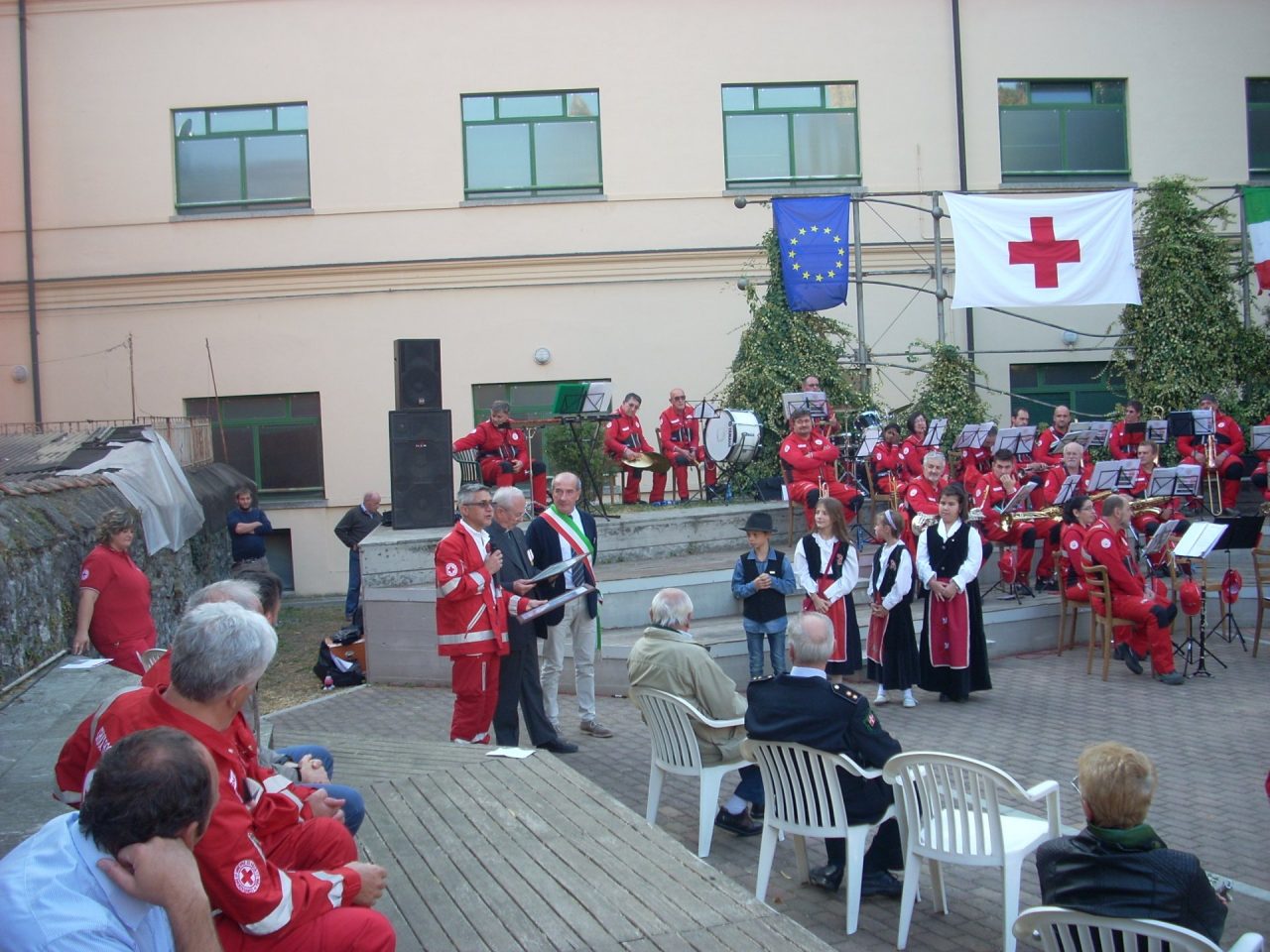 Fanfara Croce Rossa da applausi a Pont