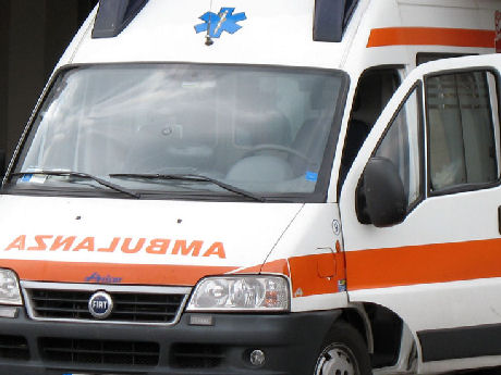 Esplosione in uno stabile abbandonato, numerosi feriti