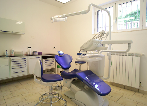 Studio dentistico gratuito alla Caritas Ciriè - Prima il Canavese