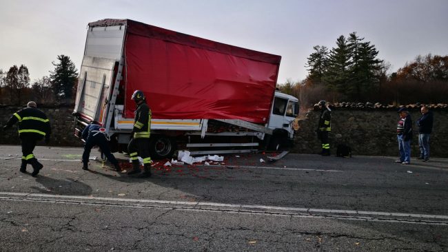 INCIDENTE ROBASSOMERO Scontro fra camper e Camion sulla provinciale