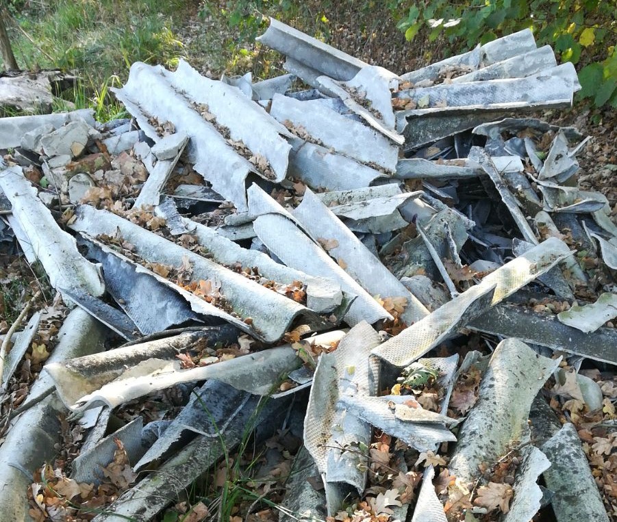 Eternit abbandonato nelle campagne canavesane