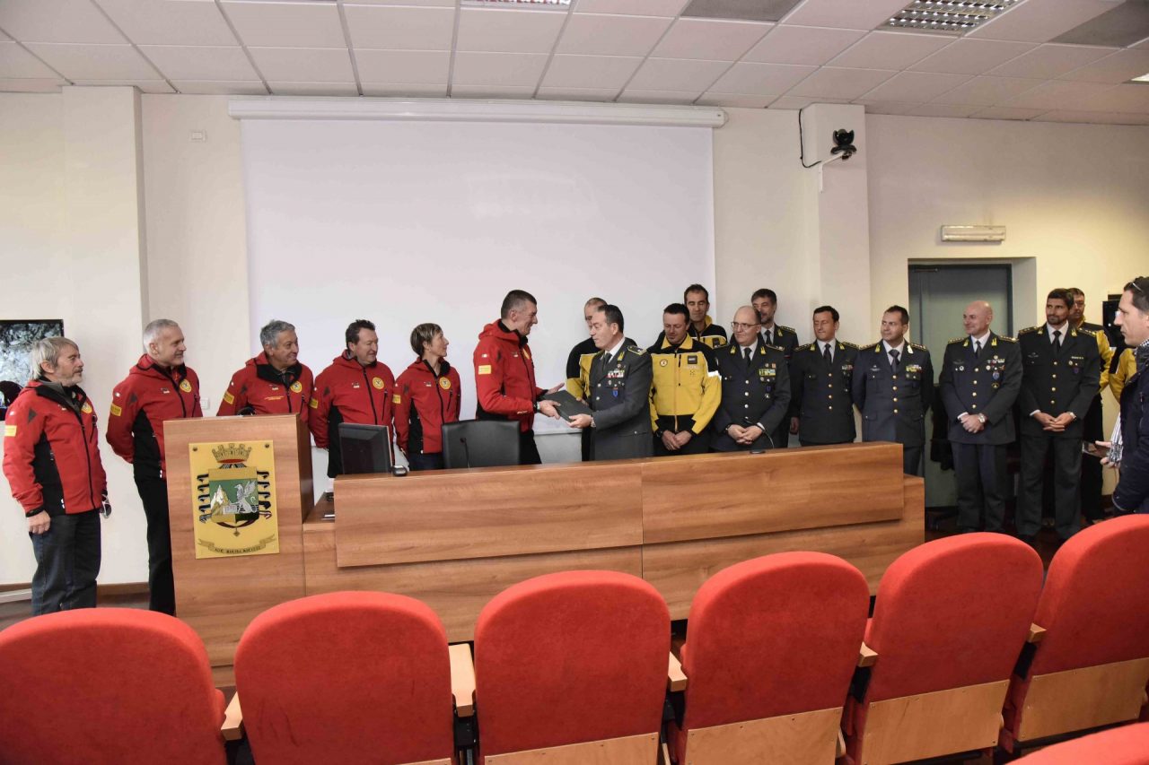 Soccorso alpino e Guardia di Finanza collaboreranno negli interventi di ricerca e soccorso delle persone disperse o infortunate in montagna