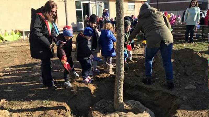 Festa dell’albero a Leini con i bambini della Rodari