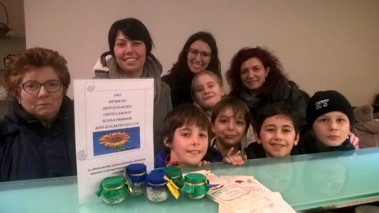 Orto scolastico scuola elementare Castellamonte 8 anni di frutti solidali