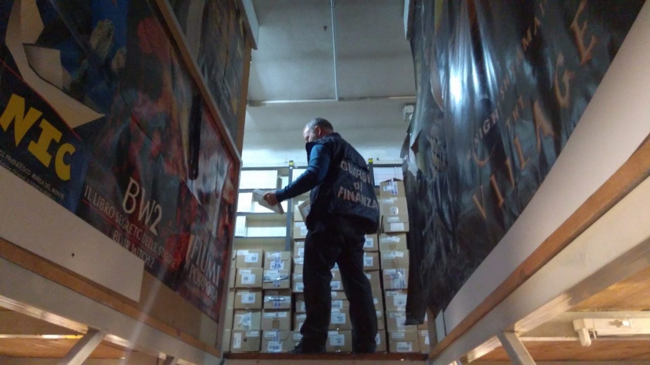 Senza marchio Siae il sequestro della GdF