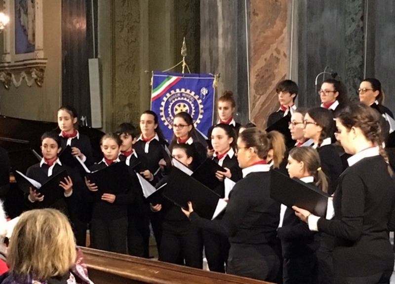 Coro voci bianche Artemusica applaudito concerto benefico