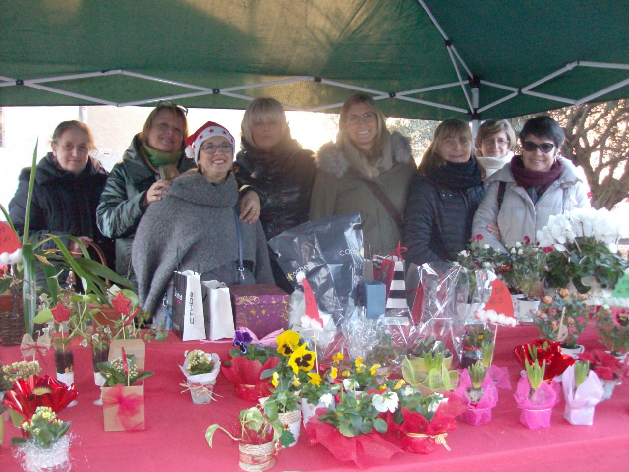Mercatino natalizio un successo a San Giusto
