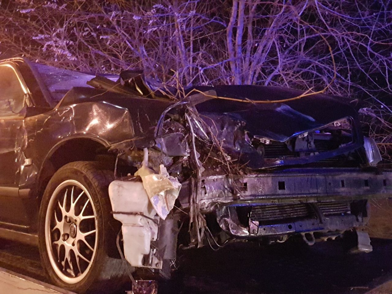 abbandona auto e fugge a piedi dopo un incidente