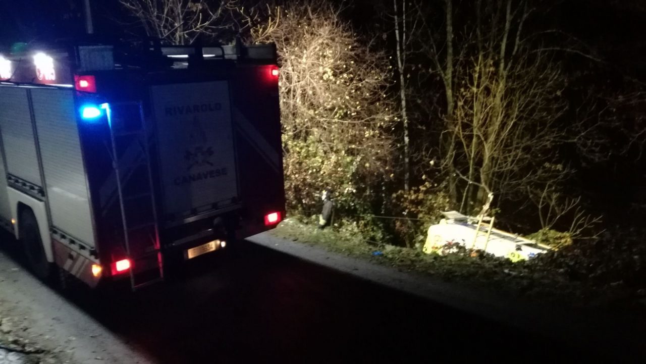 ambulanza finisce nel fosso