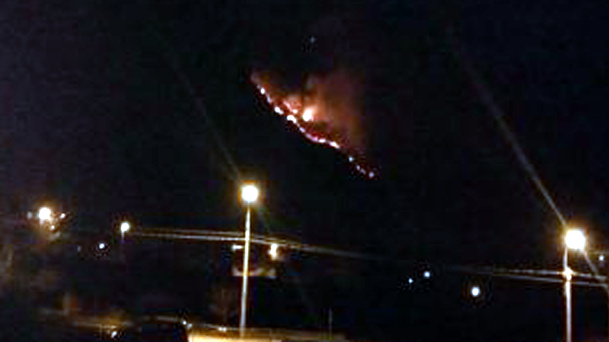 Incendio Lessolo bruciano i boschi