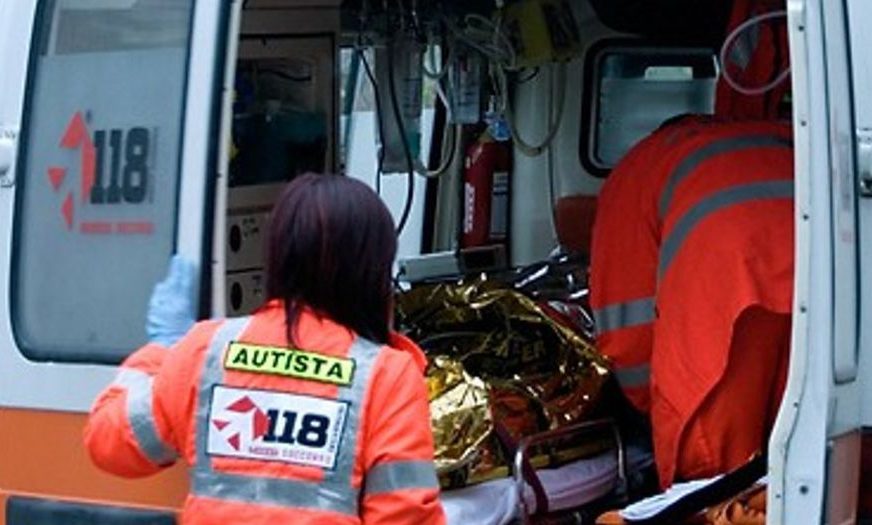 Donna morta al terminal dei bus, inutili i soccorsi