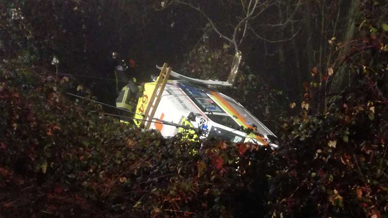 Ambulanza finisce nel fosso morto l’uomo soccorso | Foto e video