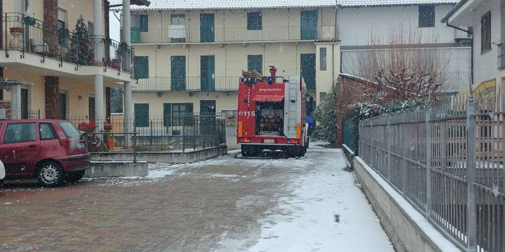 Esplode stufa gas pensionato al pronto soccorso | Foto e video