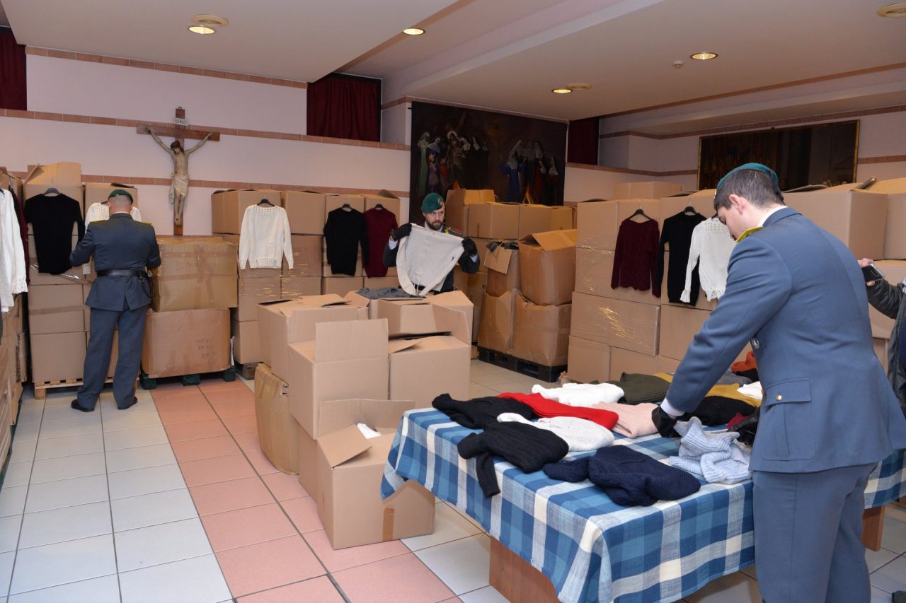 Finanzieri donano  indumenti al Cottolengo