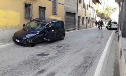 Incidente strettoia Favria due auto coinvolte | Foto e video