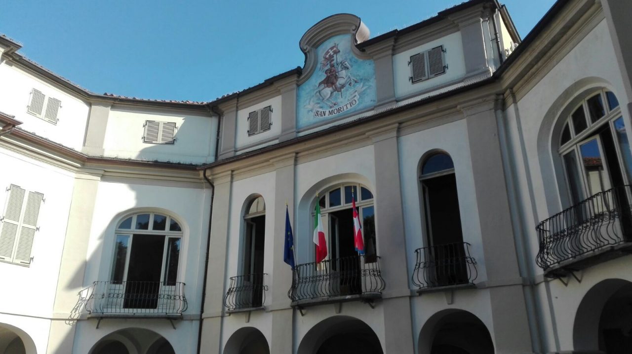 San Maurizio aiuta i poveri con il pacco natalizio