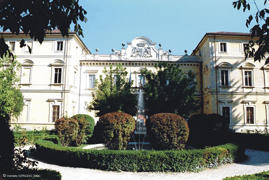 Riqualificazione centro storico: il Comune dà una mano