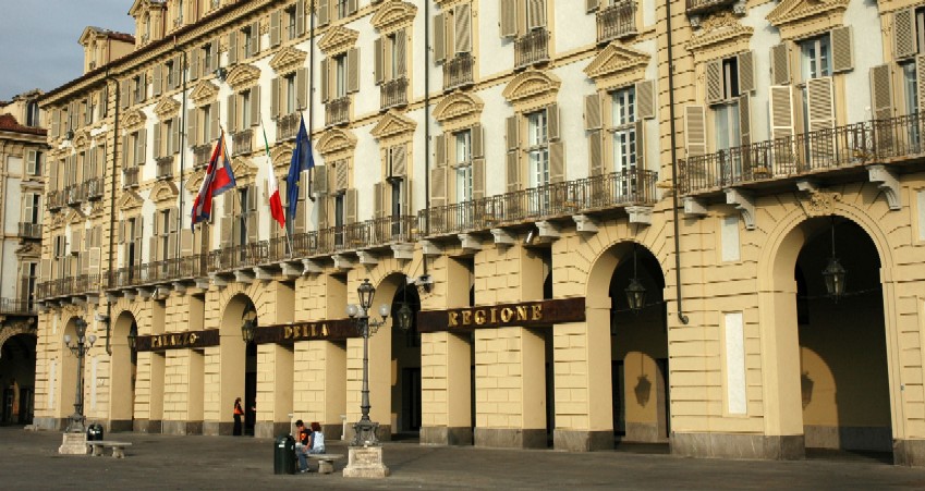 Il Piemonte riapre i confini, Cirio: “Siamo in salute”