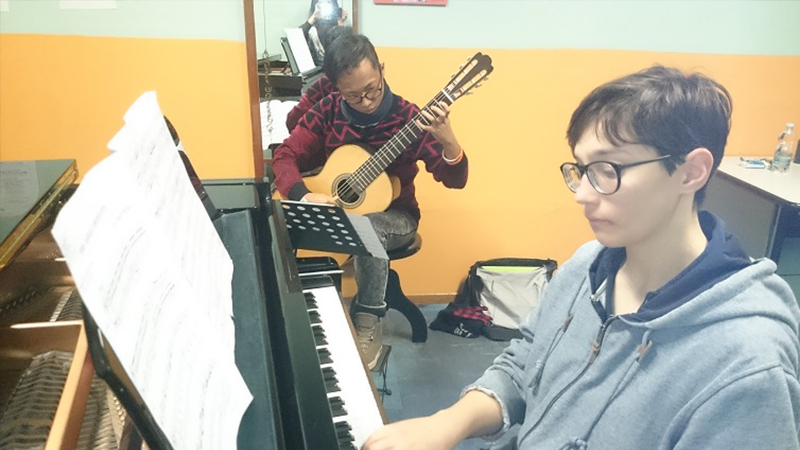 Liceo Musicale Rivarolo: Un pomeriggio al caffè | Foto