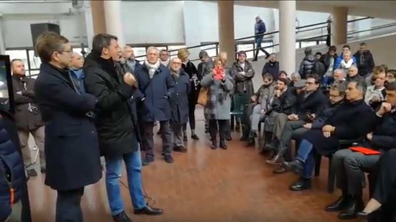 Renzi a Ivrea ascolta gli amministratori locali | Video