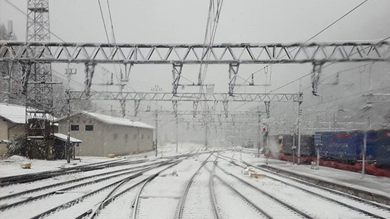 Treni in ritardo causa neve, revocato il blocco della circolazione