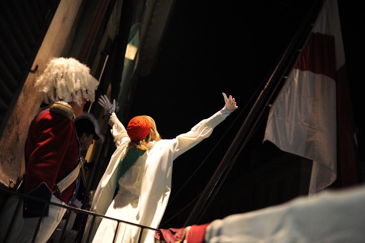 Carnevale di Ivrea sfilata a ranghi ridotti per gli aranceri