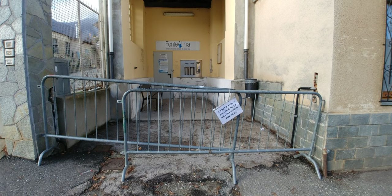 Punto Acqua distrutto dai vandali