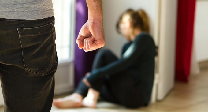 Femminicidio del novarese, donna uccisa a calci e pugni