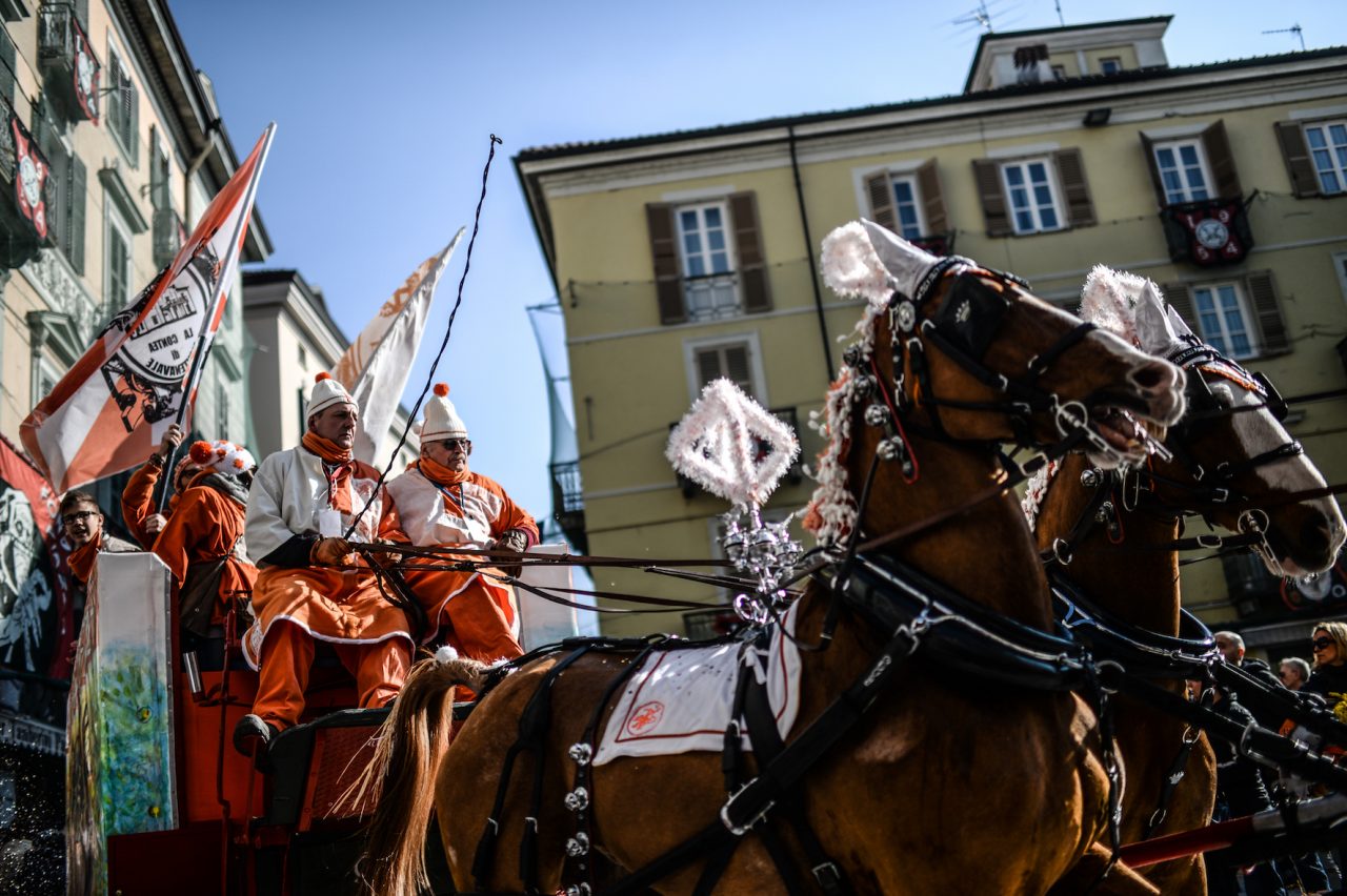 Battaglia arance i carri da getto