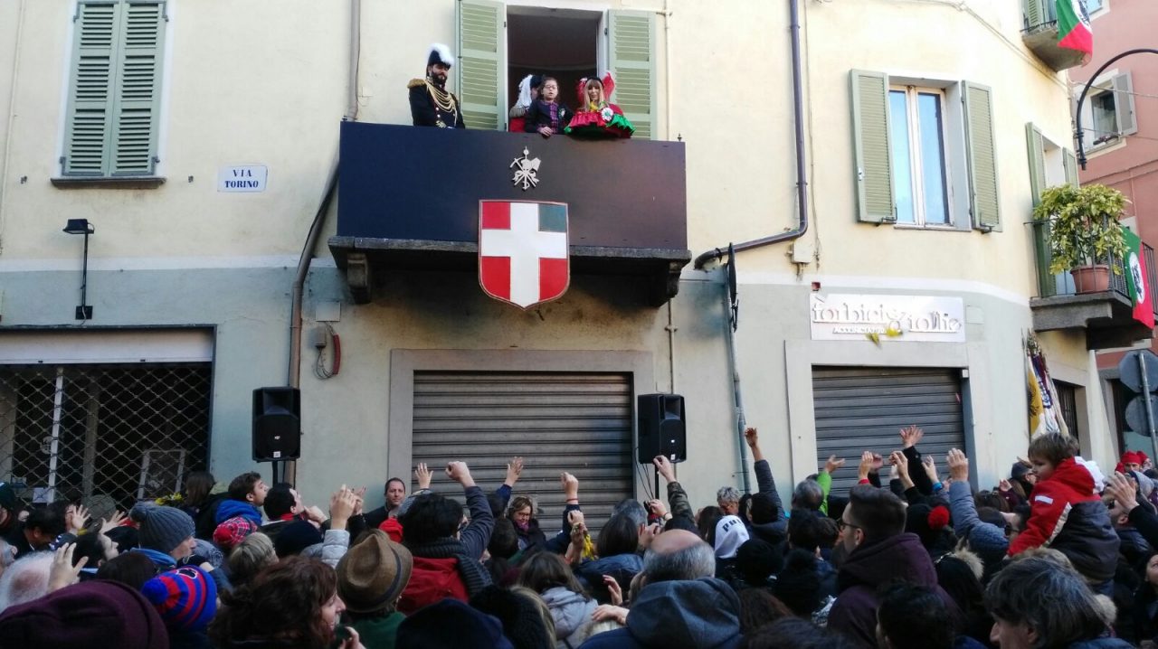 Carnevale di Ivrea iniziate questa domenica le alzate degli Abbà