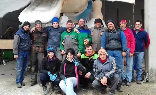 Denuncia sociale grazie ad un carro di Carnevale