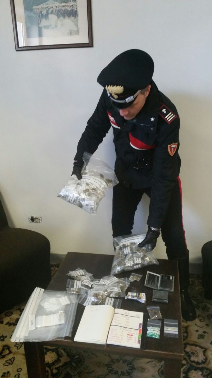 Droga nascosta nei bidoni