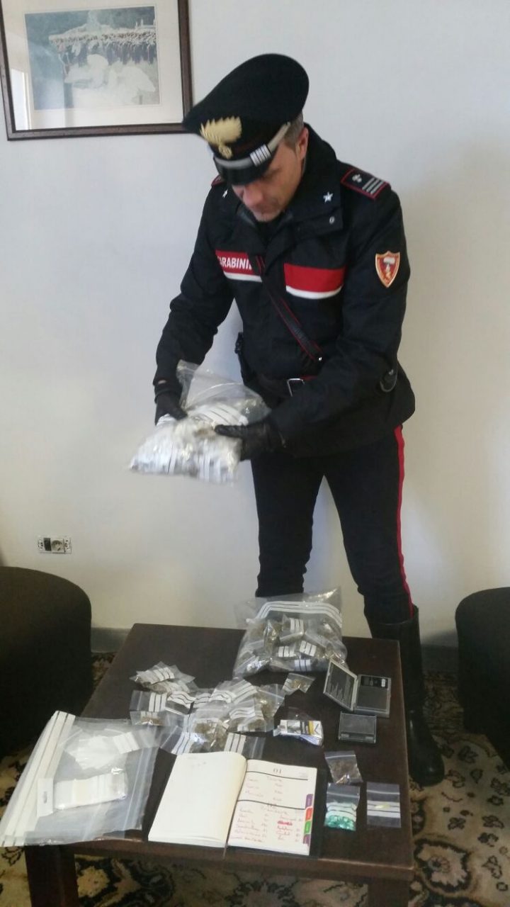 Droga nascosta nei bidoni