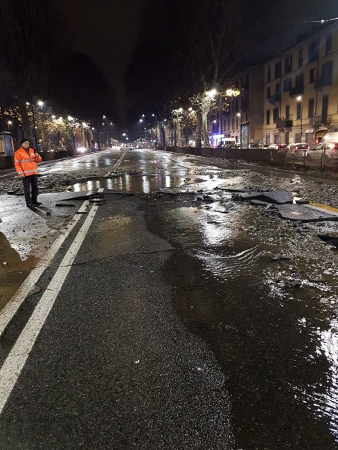 Voragine in Corso Regina, riaperto l’incroio