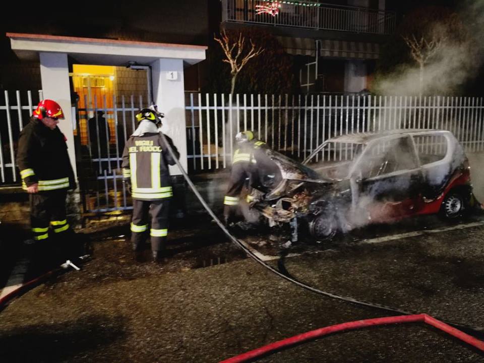 Ancora un’auto in fiamme a Ciriè