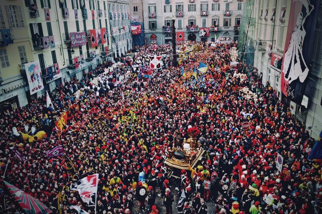 Carnevale a Ivrea in treno… conviene!