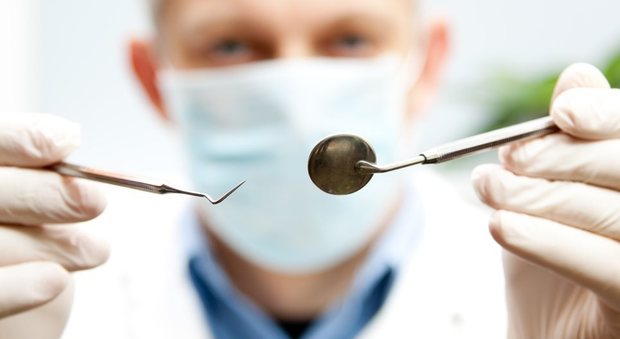 Falsi dentisti scoperti dalla guardia di finanza