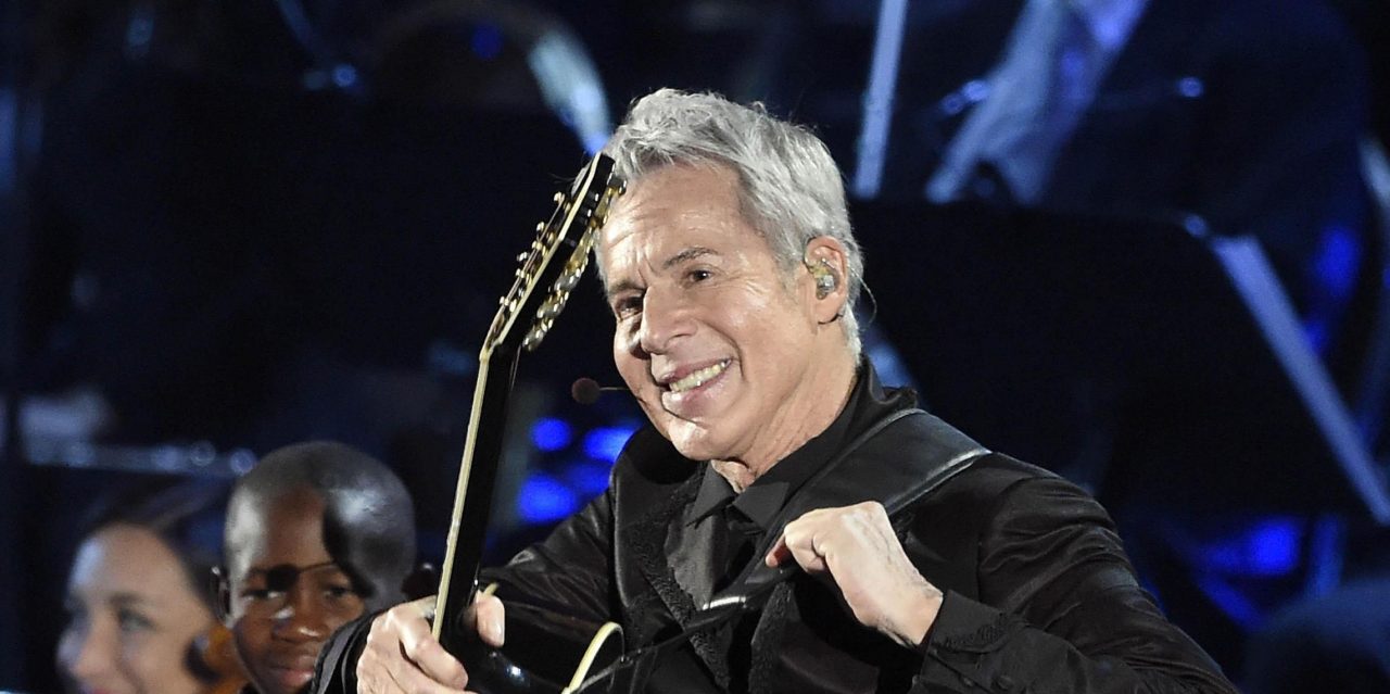 Claudio Baglioni chieda scusa agli Alpini