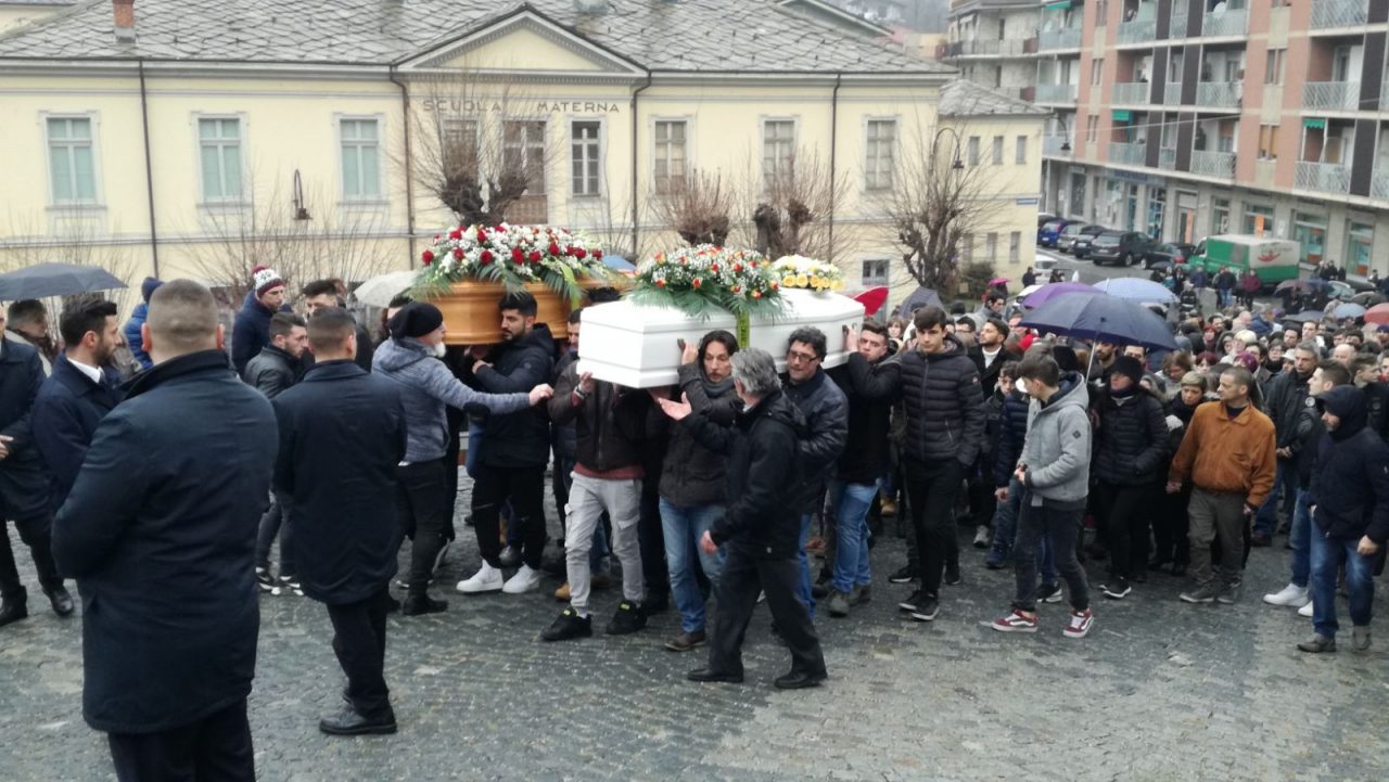 Straziante addio a Simone e Raffaele (VIDEO)