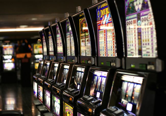 Slot machines: “La legge sulle limitazioni va sospesa”