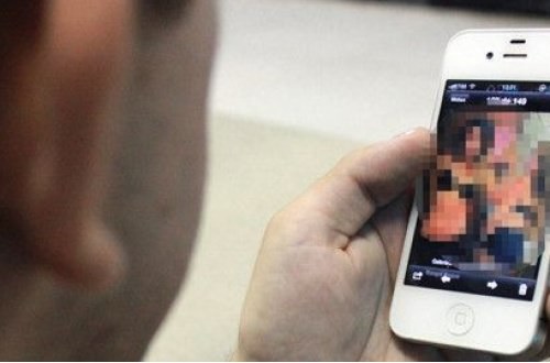 Video pedopornografico padre di famiglia lo manda per errore a conoscenti