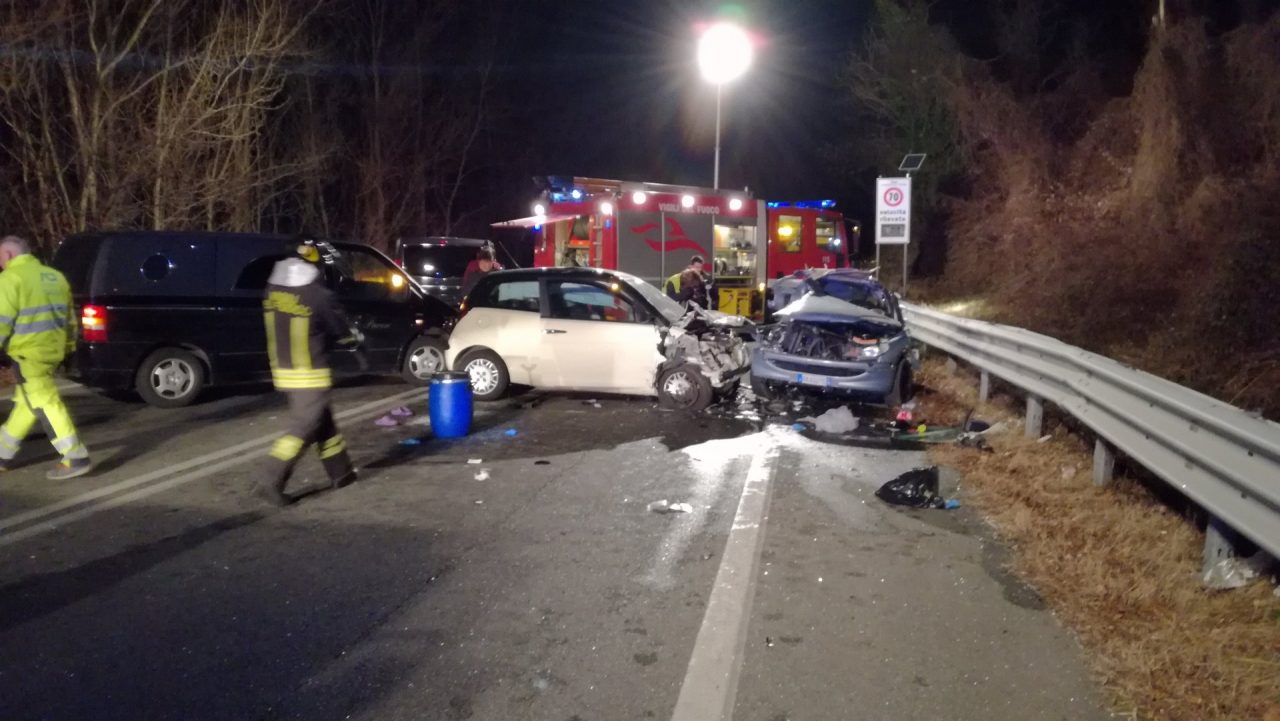 Pont tragico incidente due giovani perdono la vita