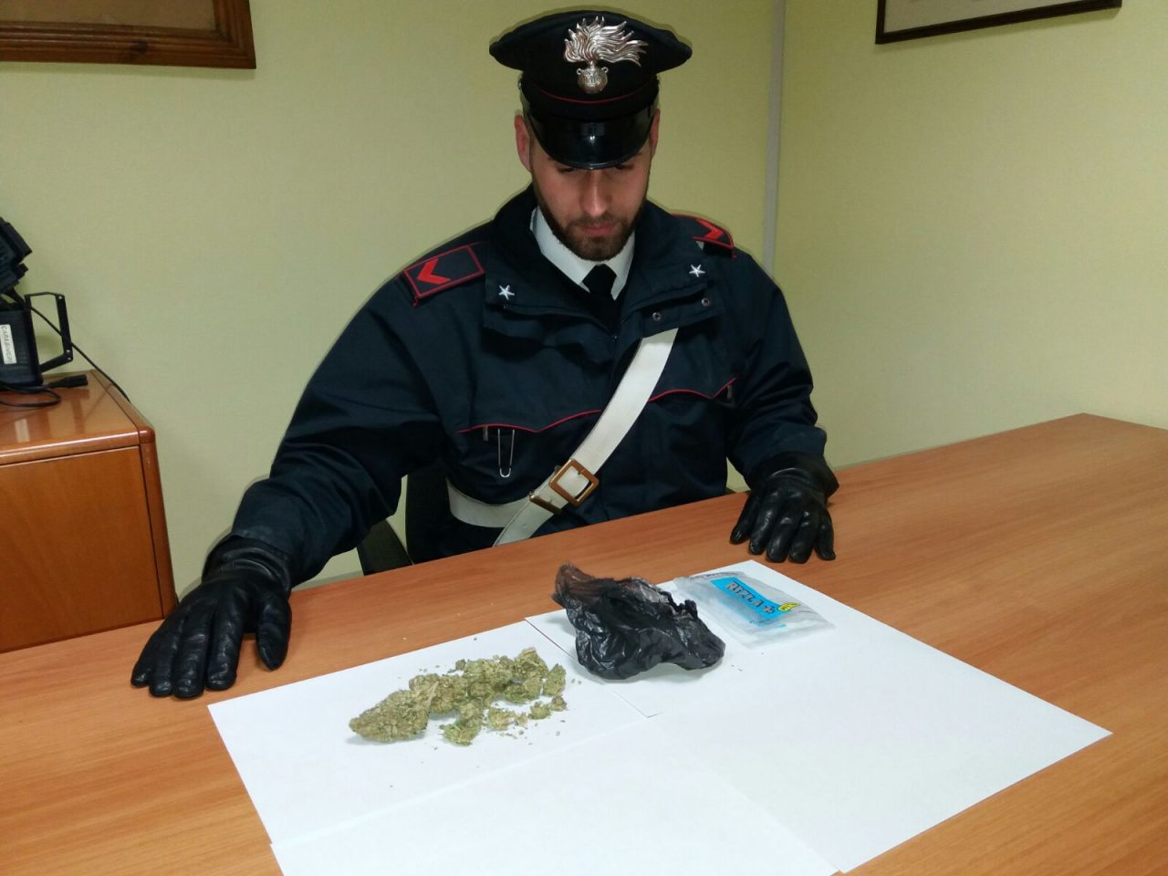 Marijuana nello zaino, denunciato minorenne