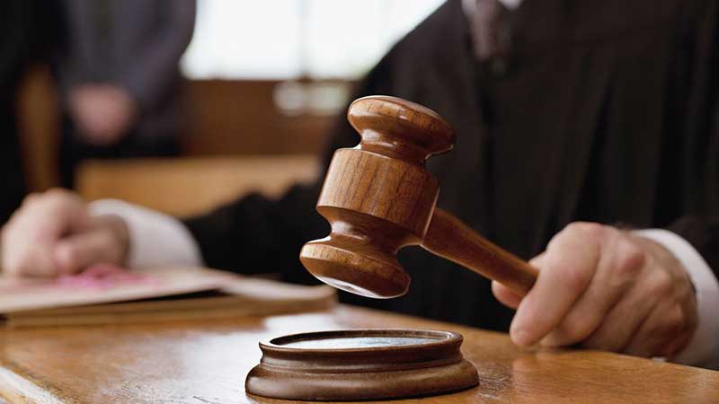 Schiaffo per legittima difesa, ma il giudice lo condanna anche in appello