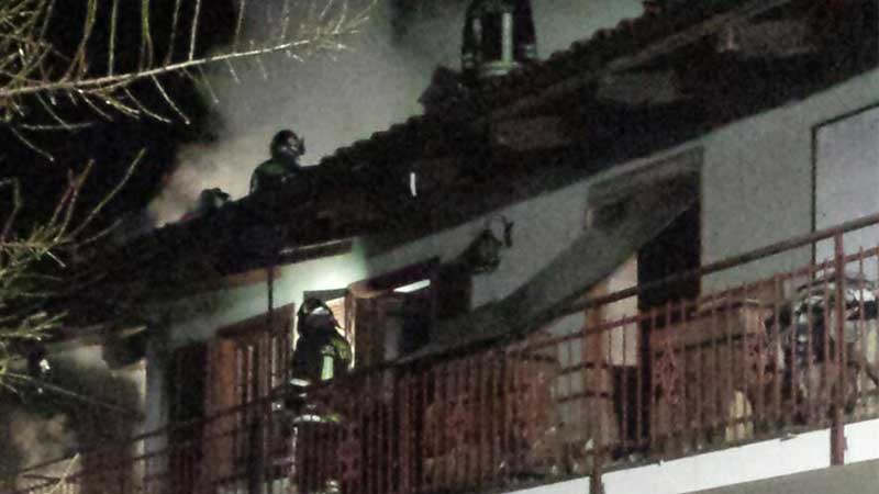 Bairo incendio questa notte in strada Roncheise