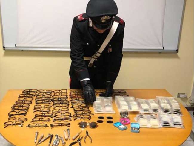 Operaio Luxottica denunciato