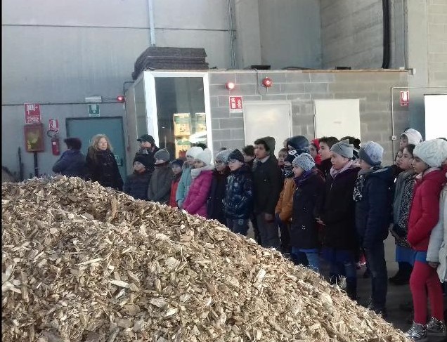 Studenti leinicesi ospiti della centrale a cippato