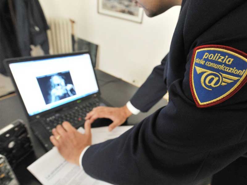 Detenzione di materiale pedopornografico arrestato 45enne