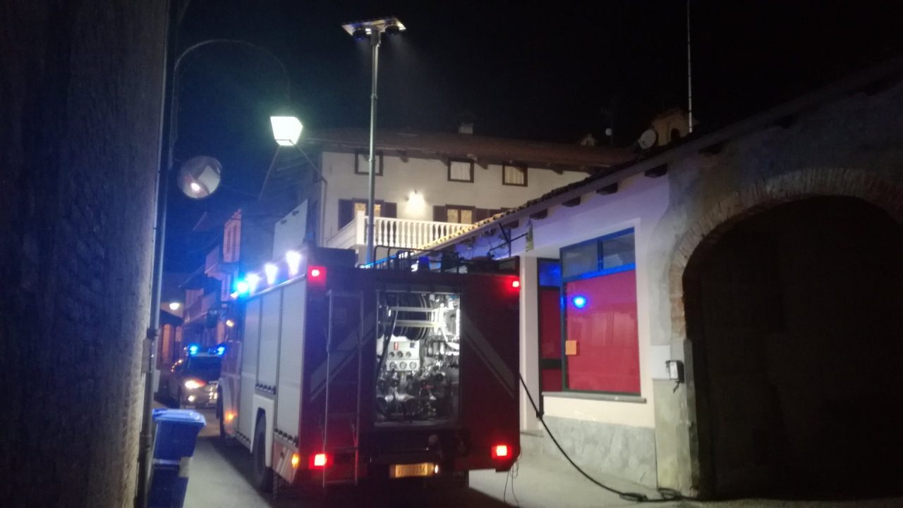 Camino in fiamme grande spavento domenica